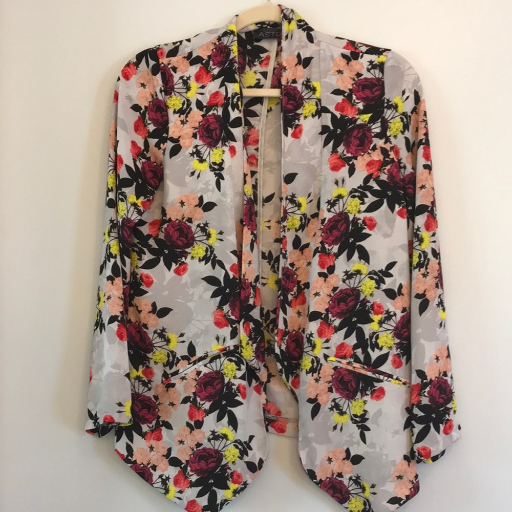 Fun and comfy open blazer